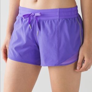 🛑NOT FOR SALE🛑LOOKING TO BUY THESE SHORTS